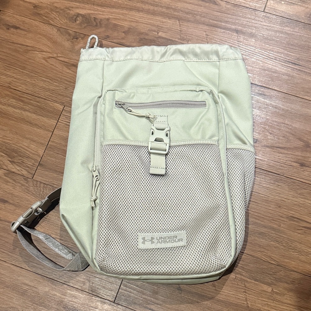 Under Armour Light Cream Sling Messenger Bag